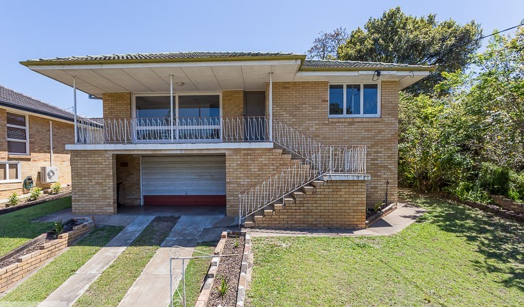 14 Euratha St, Stafford Heights, QLD 4053