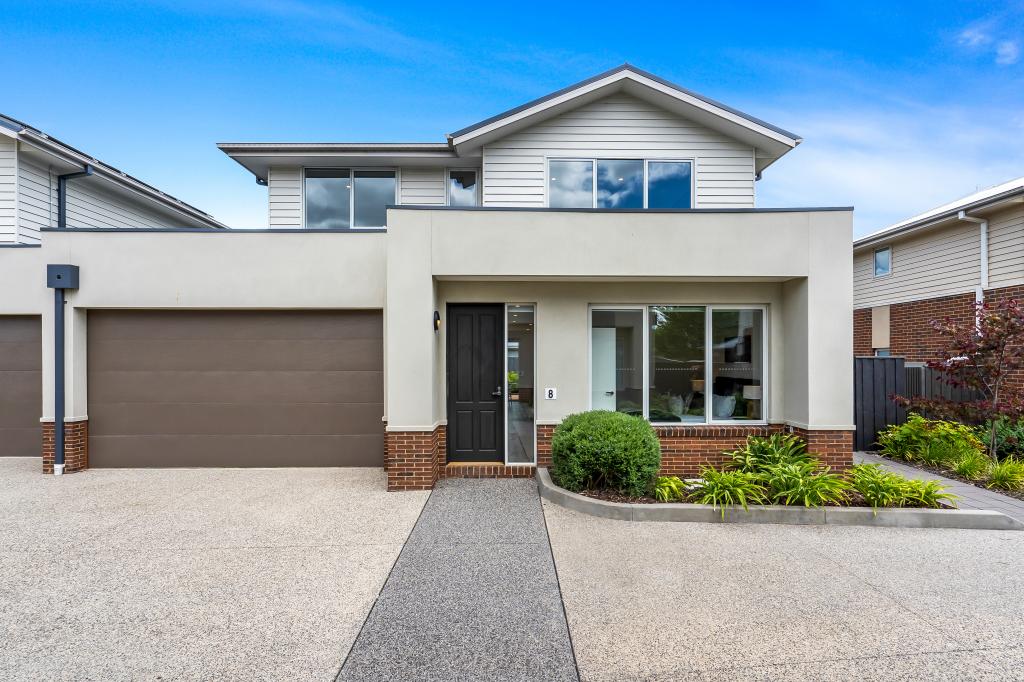 8/27 Calthorpe St, Gisborne, VIC 3437