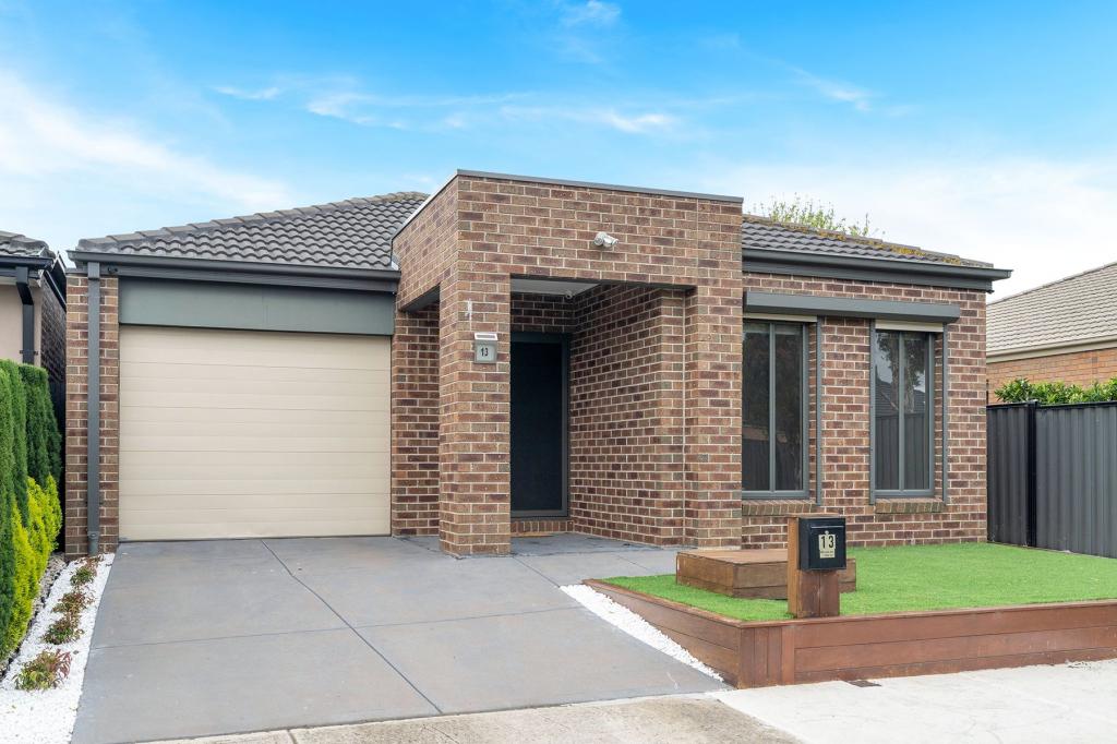 13 POUND ST, CRAIGIEBURN, VIC 3064