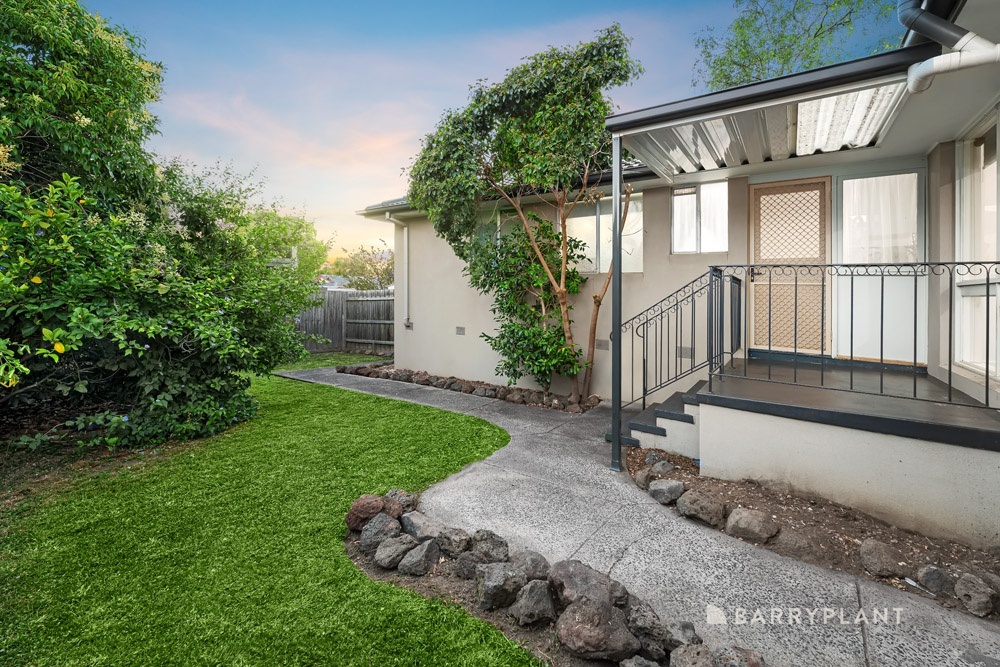 13 Holbein Ct, Scoresby, VIC 3179