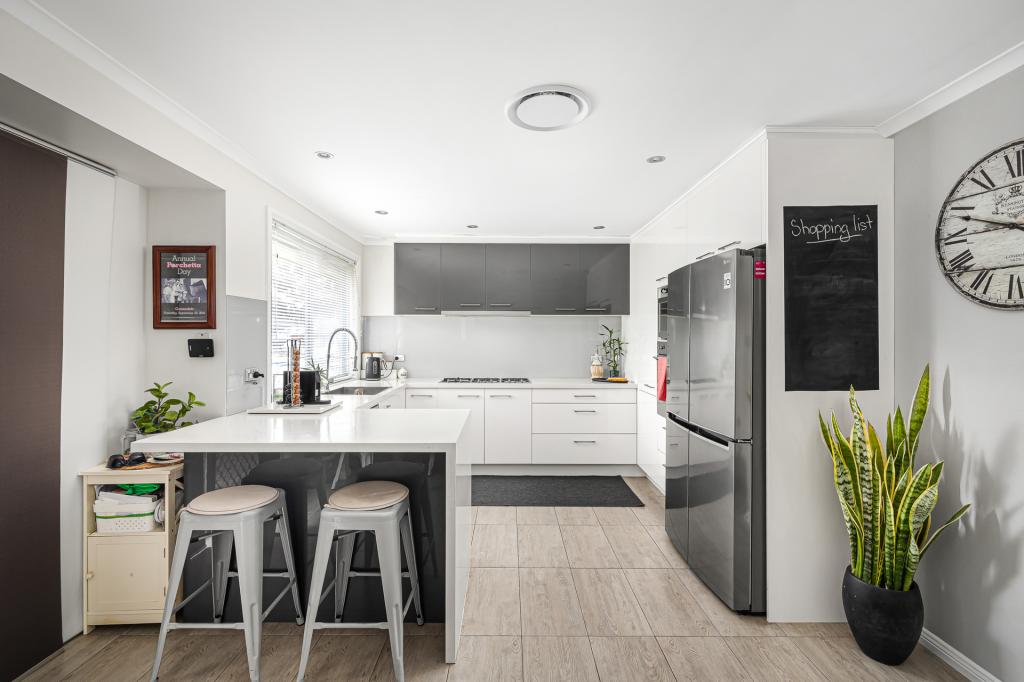 3 Mulgara Pl, Bossley Park, NSW 2176