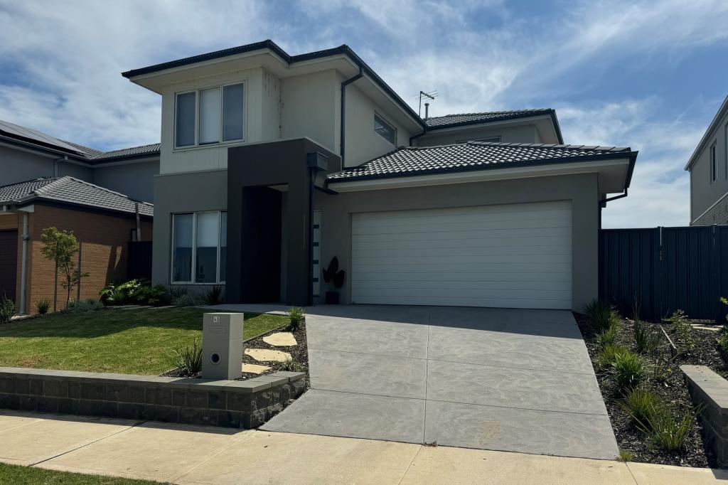 40 Carnelian Cct, Clyde North, VIC 3978