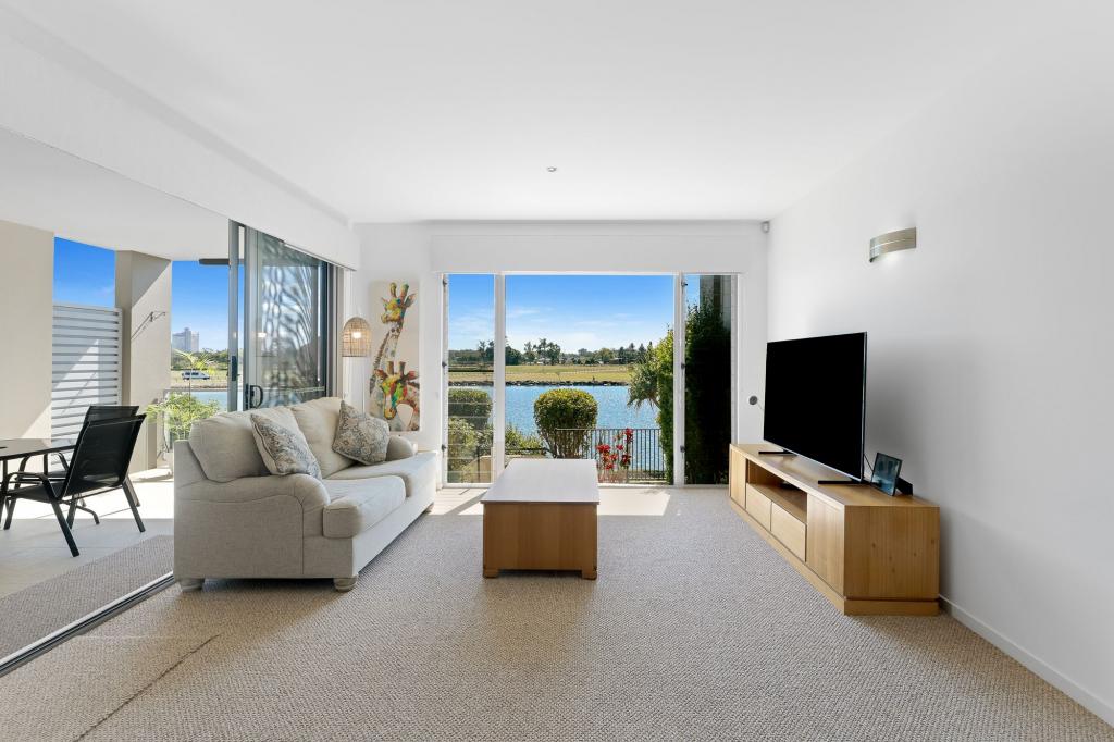2/5055 Emerald Island Dr, Carrara, QLD 4211