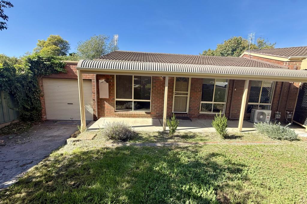 1/2 St Johns Cl, Kangaroo Flat, VIC 3555