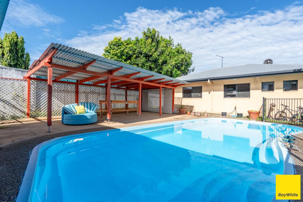 5 LESLEY ST, SMITHFIELD, QLD 4878