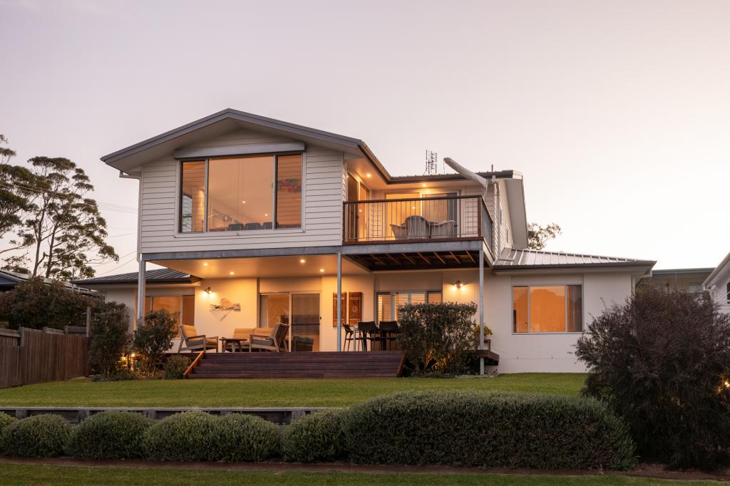 21 Booth Ave, Narrawallee, NSW 2539