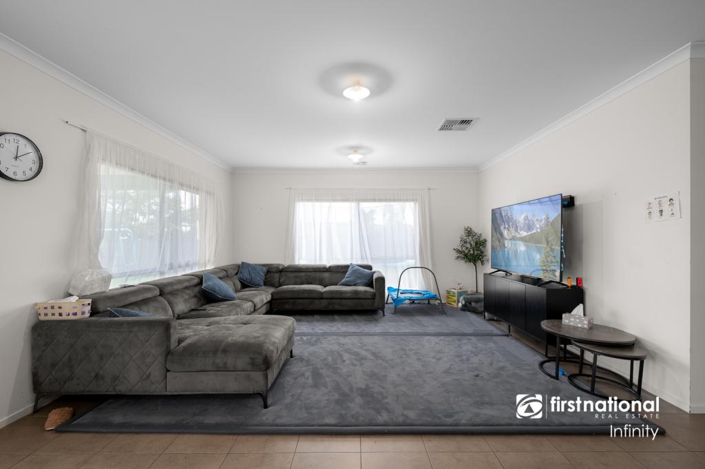 72 WATERVIEW BVD, CRAIGIEBURN, VIC 3064