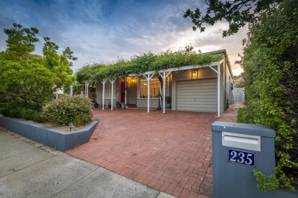 235 La Perouse St, Red Hill, ACT 2603