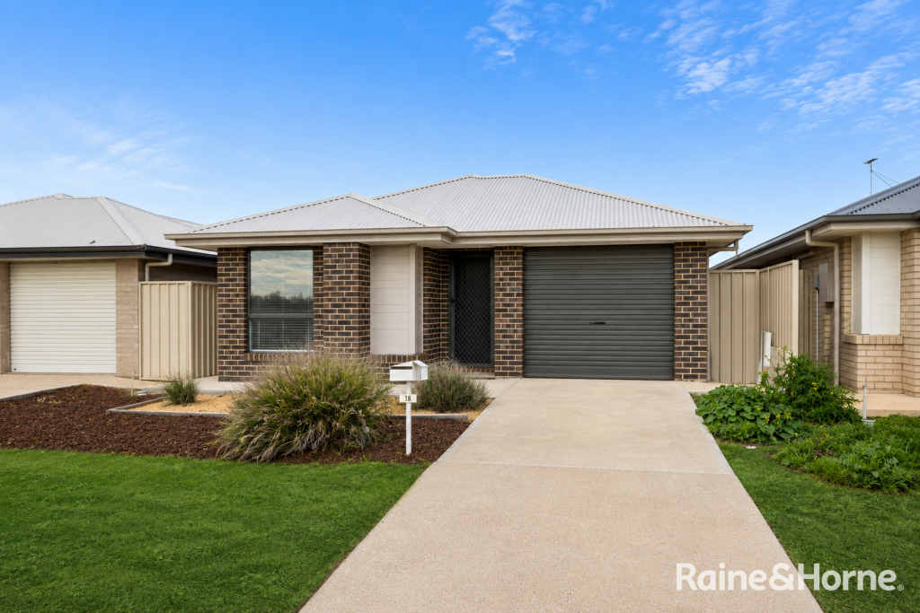 18 Aragon Ct, Munno Para West, SA 5115