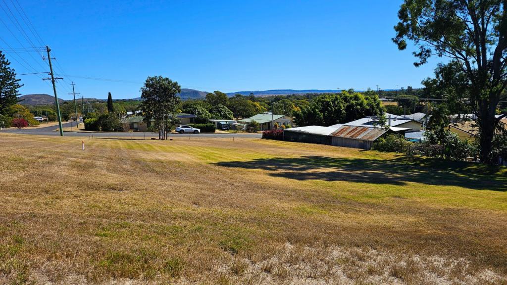 63 Fielding St, Gayndah, QLD 4625