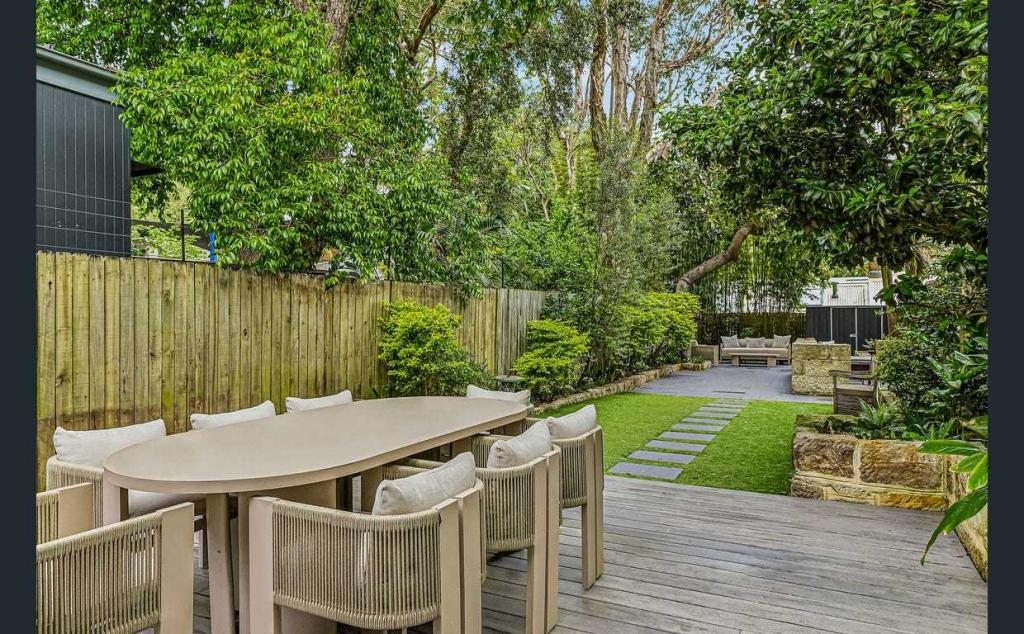 24 Nicholson St, Balmain East, NSW 2041