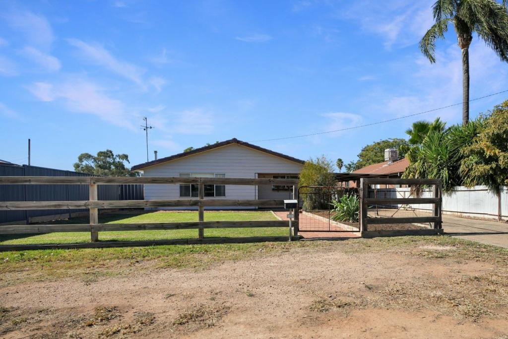 139 Booth St, Narromine, NSW 2821