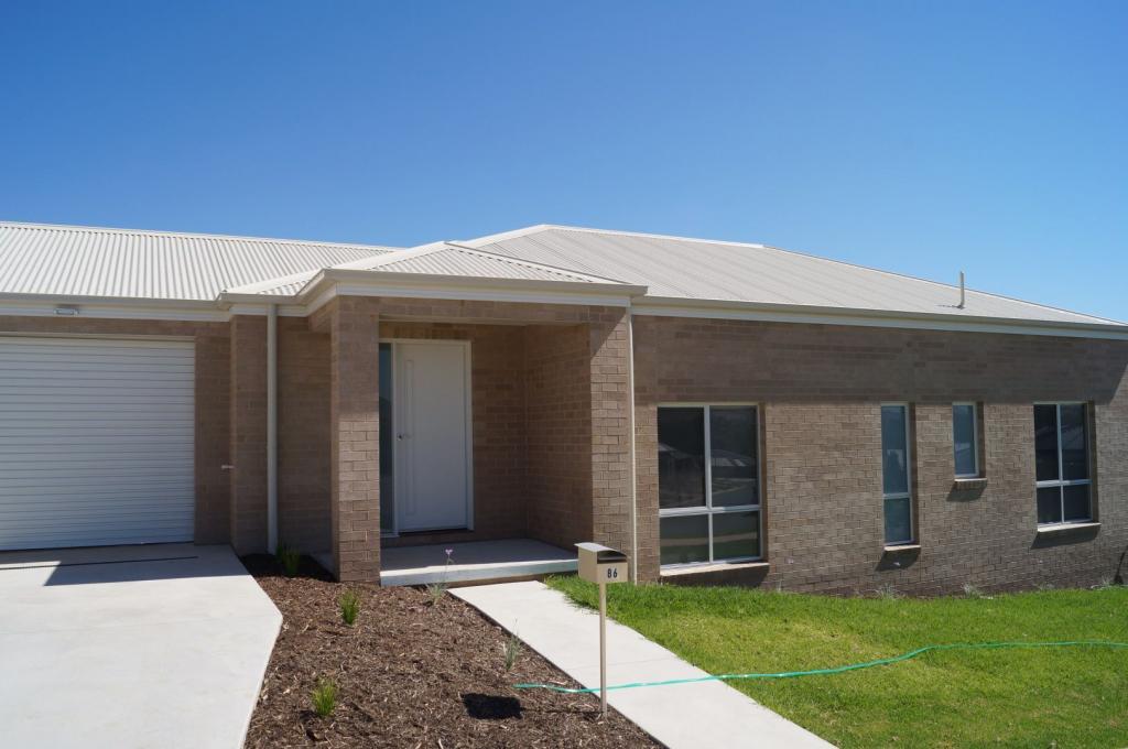 86 WELLINGTON DR, THURGOONA, NSW 2640