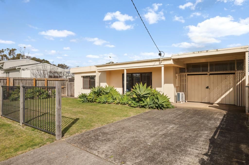 32 Albany Rd, Cowes, VIC 3922