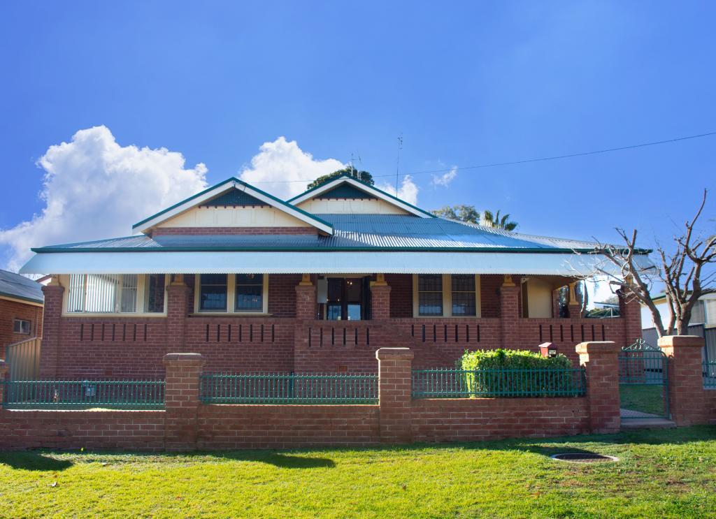 63 HILL ST, PARKES, NSW 2870