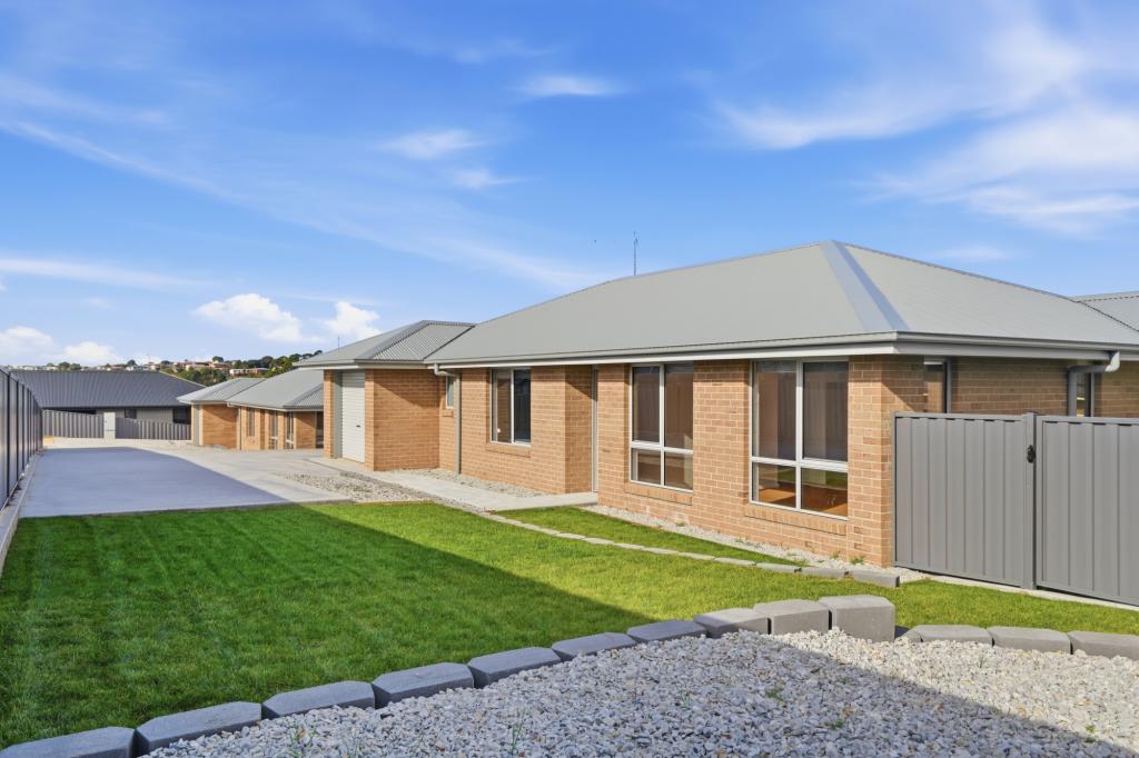 50A & 50B DEAVAN DR, SHOREWELL PARK, TAS 7320