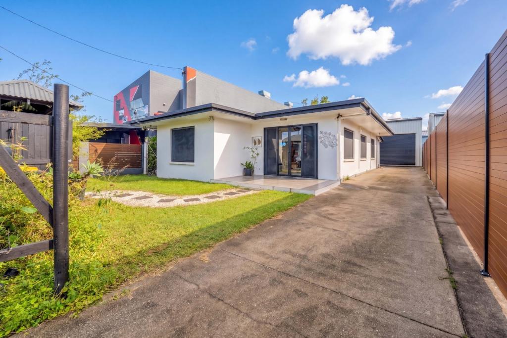 176 Scott St, Bungalow, QLD 4870