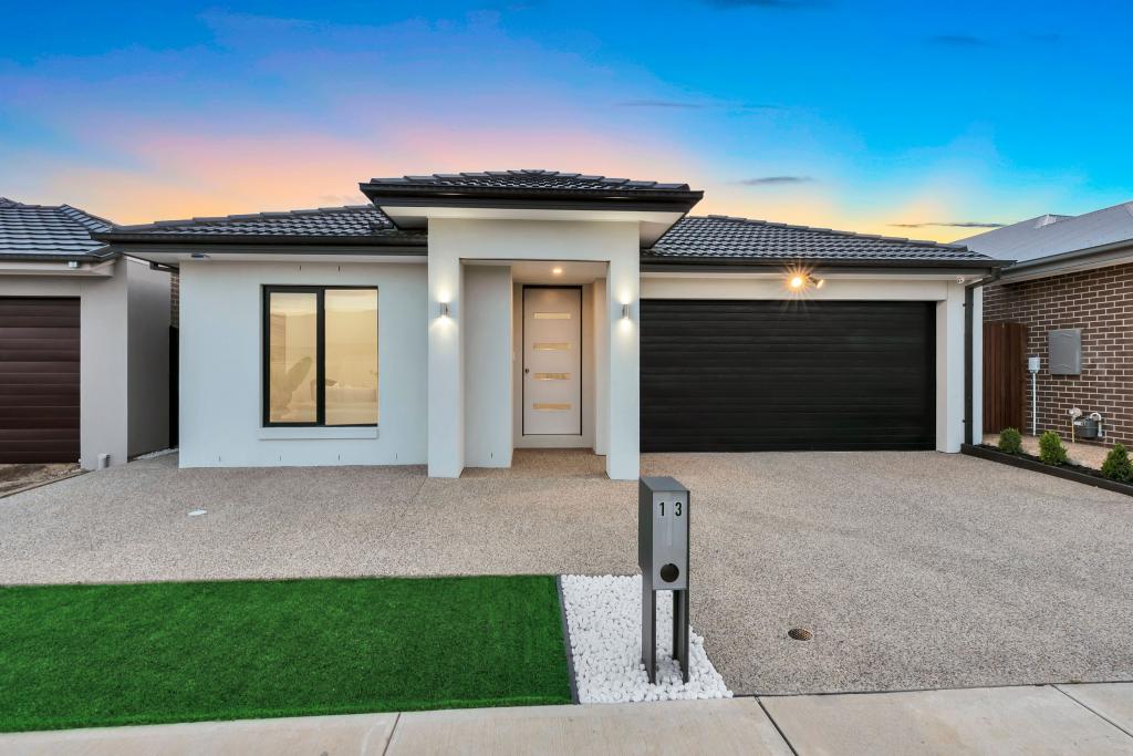 13 IXIA ST, OFFICER, VIC 3809