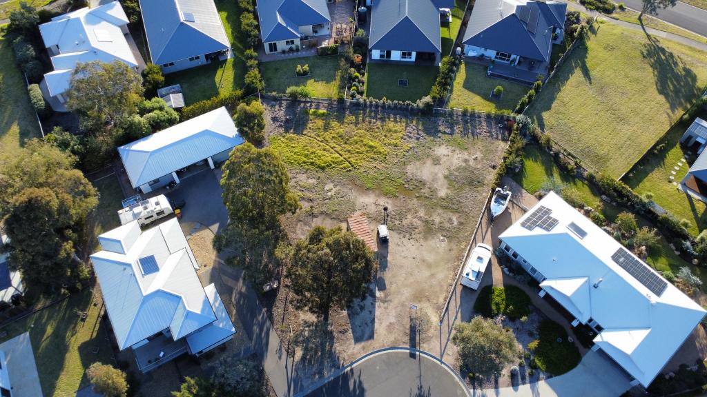 4 Murray Graham Pl, Metung, VIC 3904