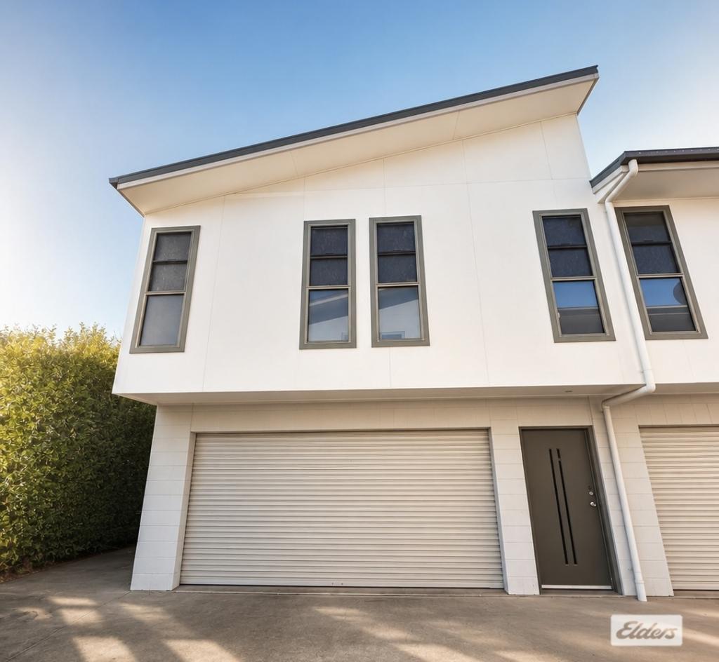 9/9 CYPRESS DR, EMERALD, QLD 4720