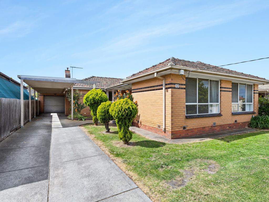 12 HARLESTON ST, ST ALBANS, VIC 3021