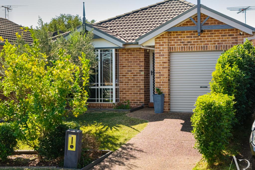 11 Bundarra Ct, Wattle Grove, NSW 2173