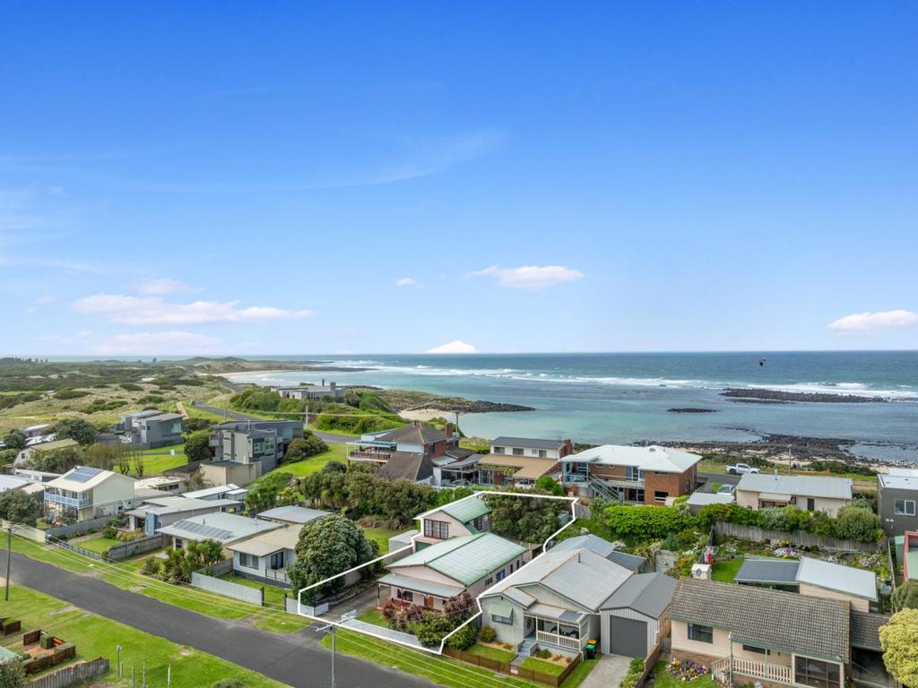 11 Reardon St, Port Fairy, VIC 3284