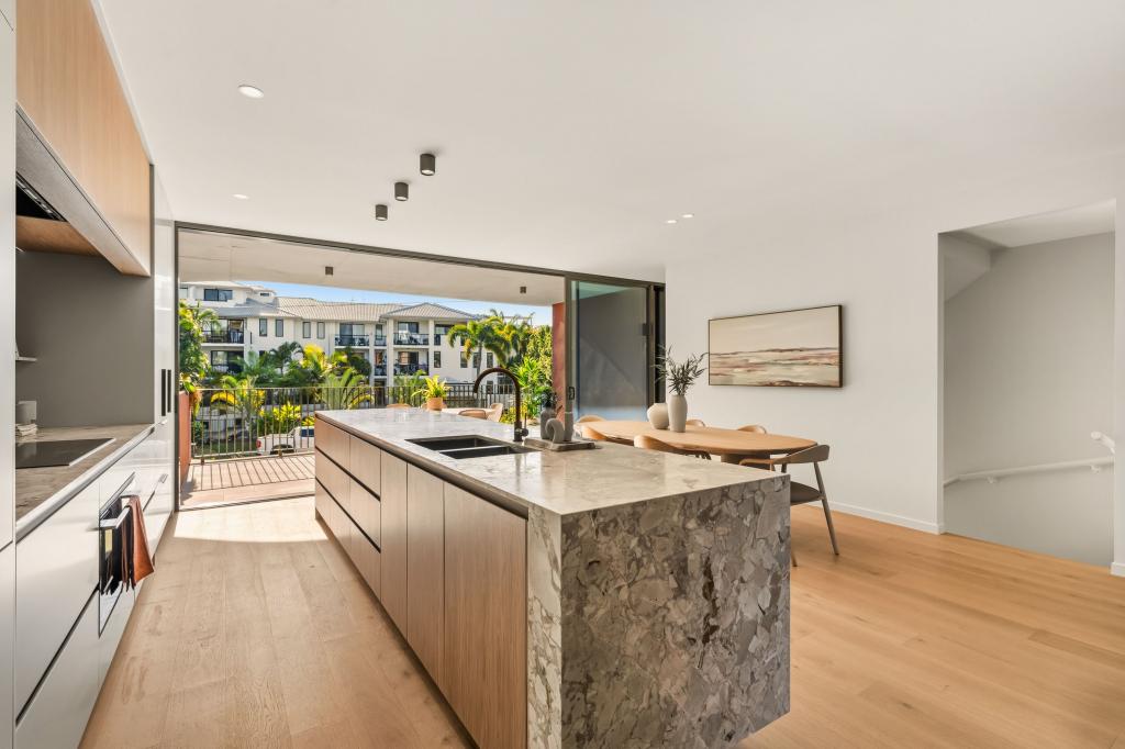 2/82 Townson Ave, Palm Beach, QLD 4221