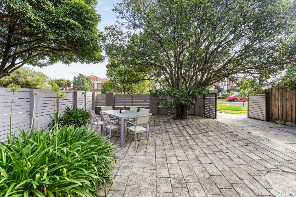 1/10 Loeman St, Essendon, VIC 3040