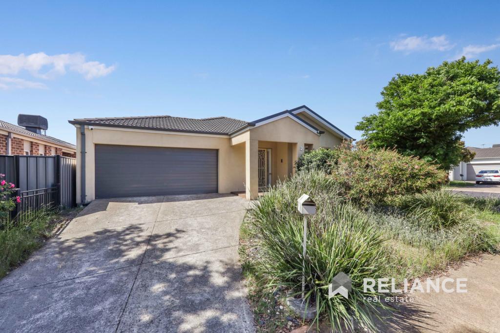 2 BROWNLOW DR, POINT COOK, VIC 3030