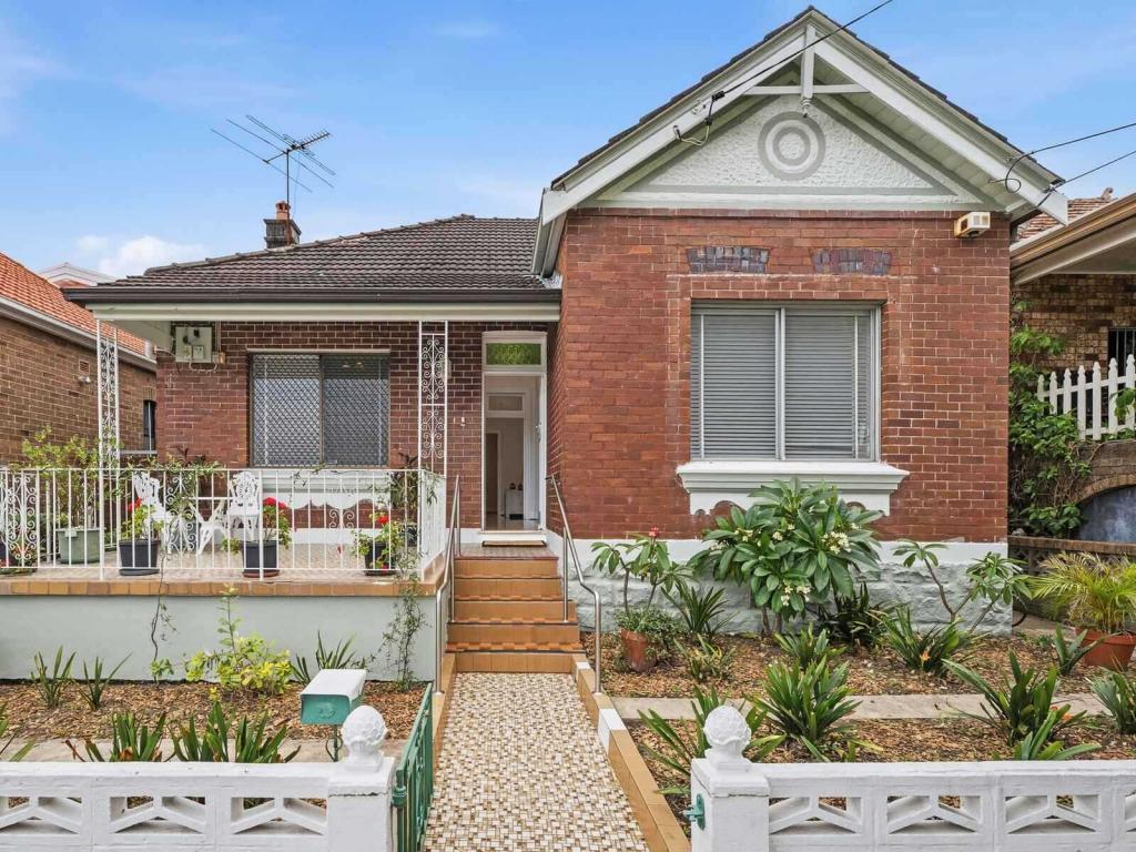 120 Melford St, Hurlstone Park, NSW 2193