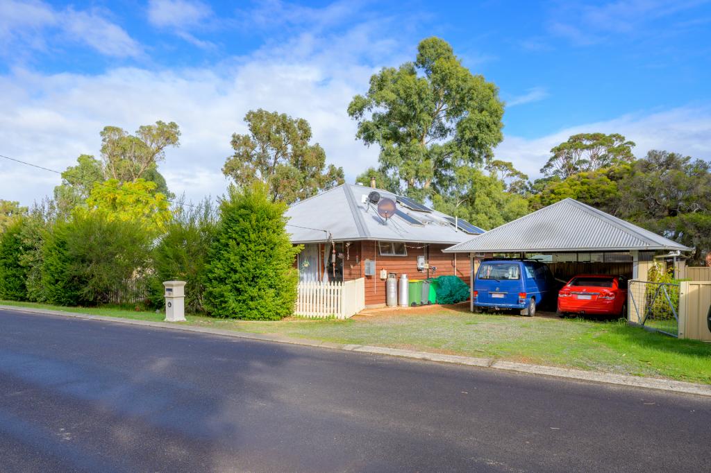 13 Mcdowell St, Yarloop, WA 6218