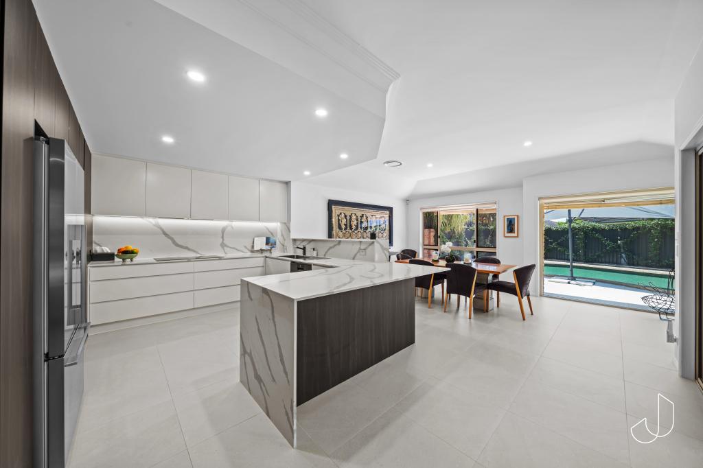 20 Moonraker St, Clear Island Waters, QLD 4226