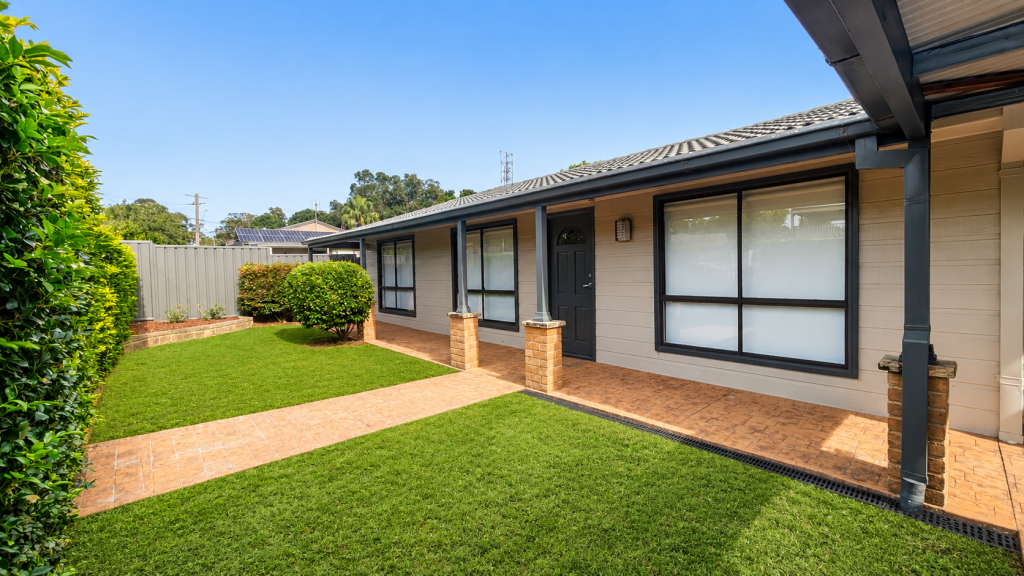 4 Elizabeth Bay Dr, Lake Munmorah, NSW 2259