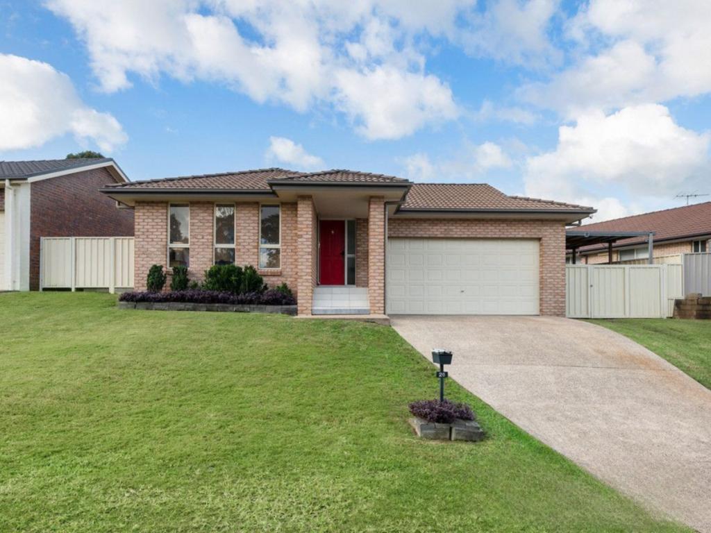 26 Pumphouse Cres, Rutherford, NSW 2320