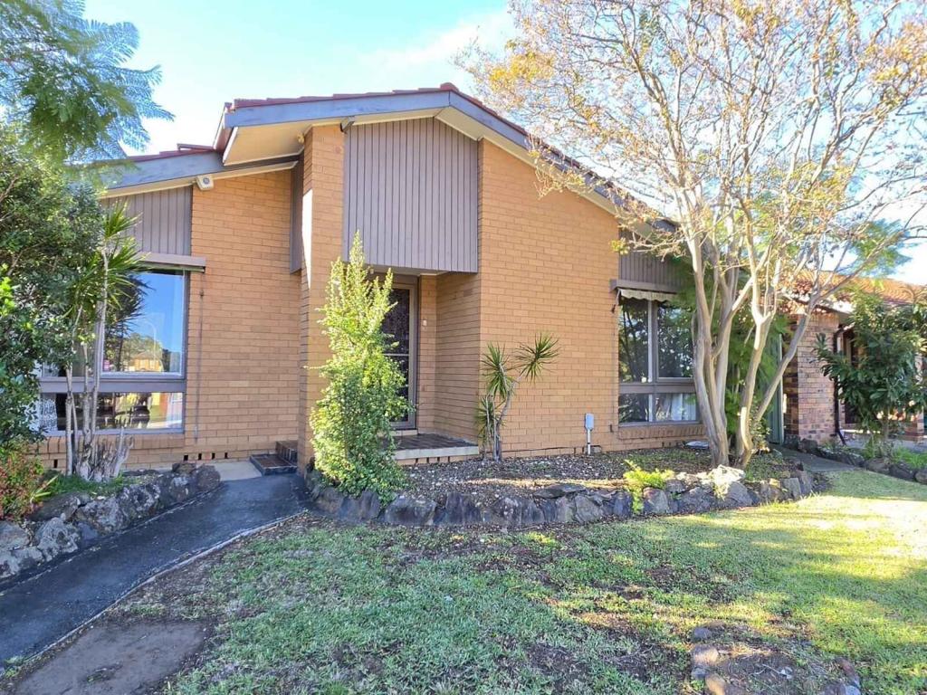 8 Mallacoota St, Wakeley, NSW 2176