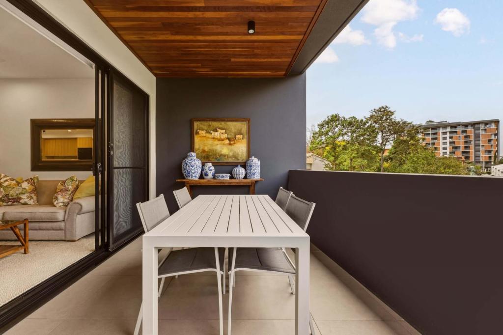 4/4 Shirley St, Indooroopilly, QLD 4068