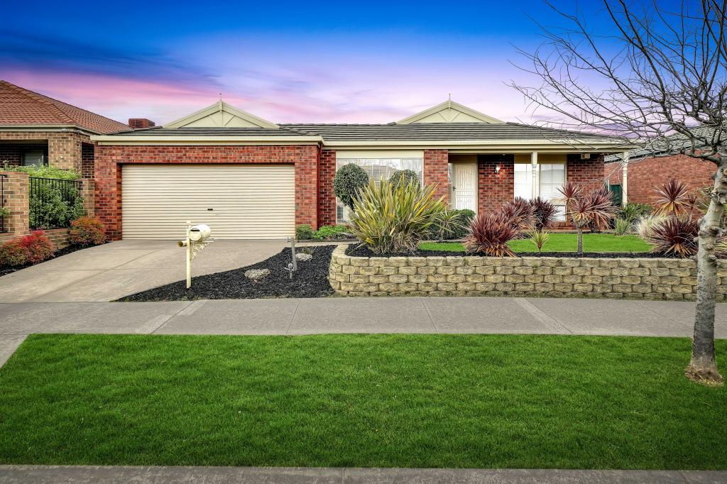 25 Charlesworth Cres, Burnside, VIC 3023