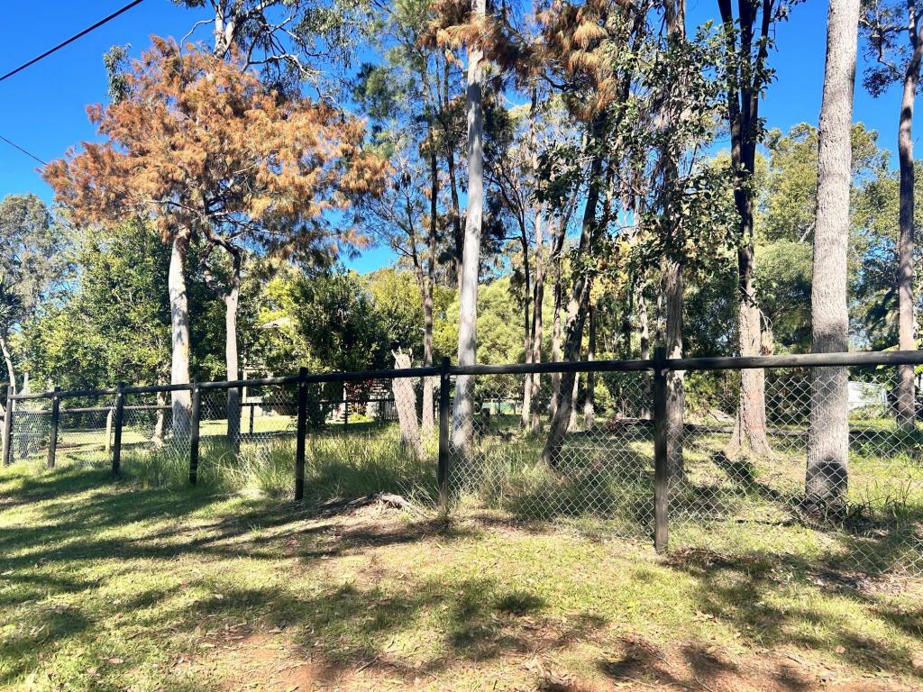 12 Double Bay St, Macleay Island, QLD 4184