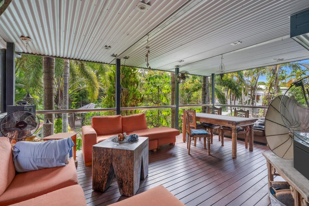1/5 PHILLIPS ST, MACHANS BEACH, QLD 4878