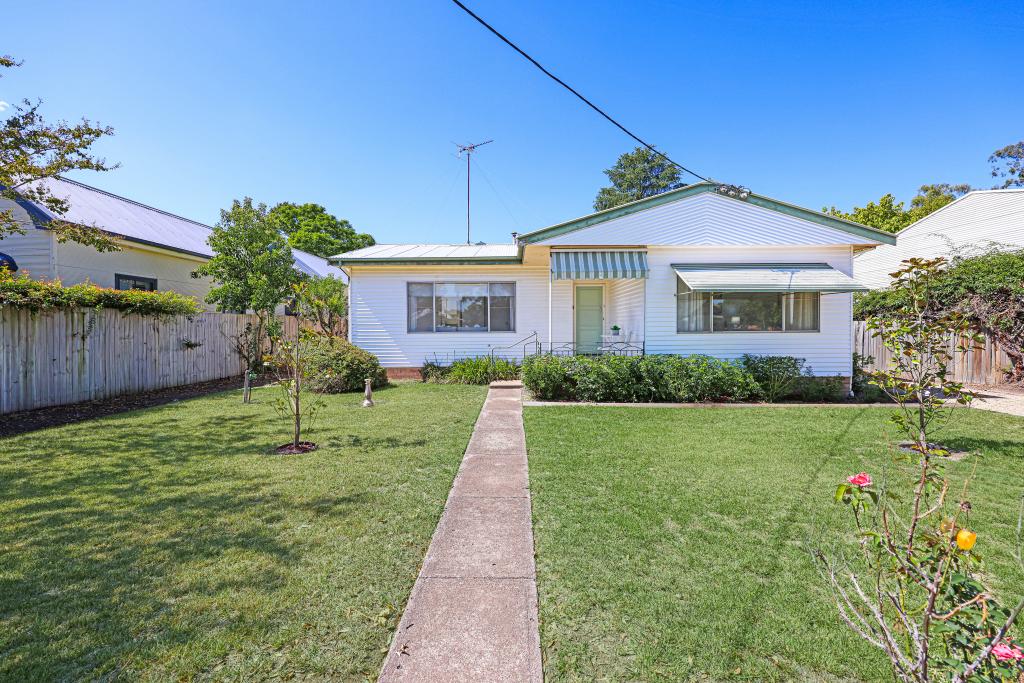 44 Waverley St, Scone, NSW 2337