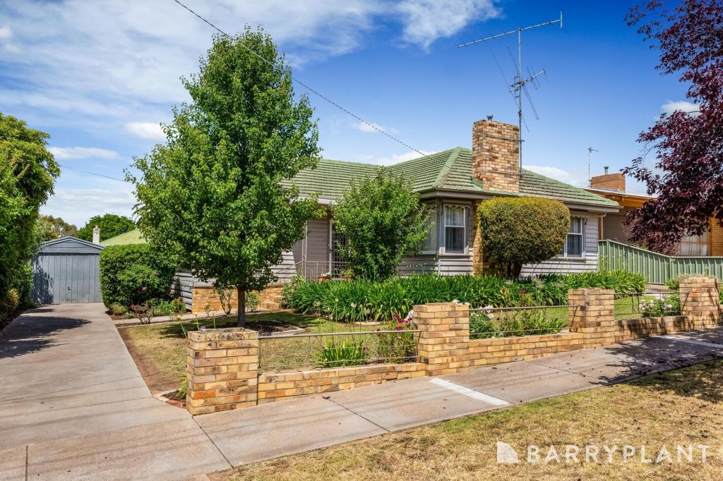 215 Carpenter St, Quarry Hill, VIC 3550