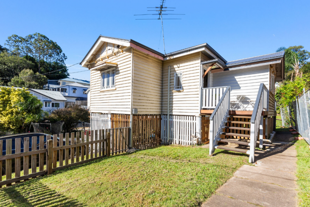 17 Whitta St, Red Hill, QLD 4059