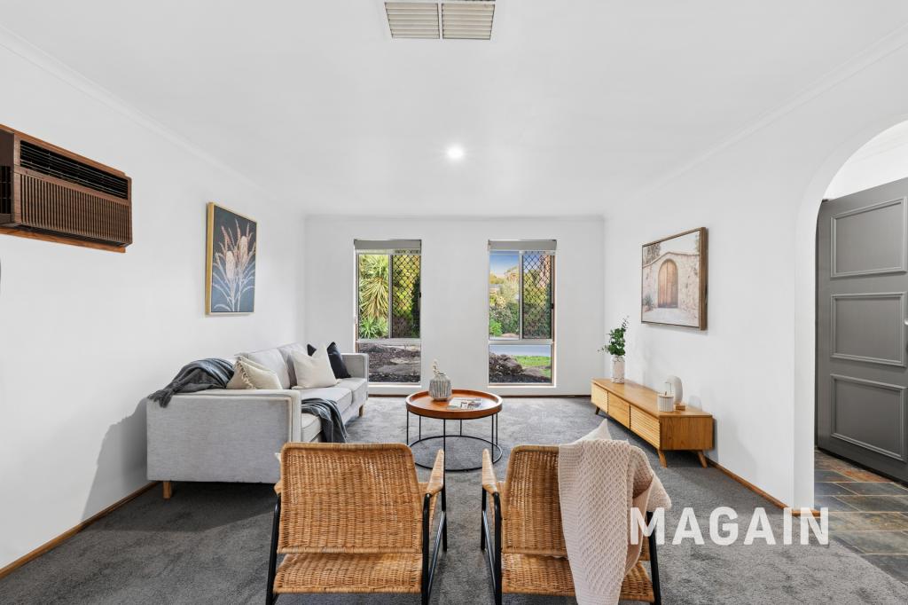 11 Kingsbridge Dr, Morphett Vale, SA 5162