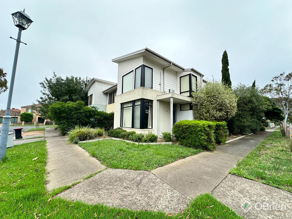 5 Lauffre Walk, Caroline Springs, VIC 3023