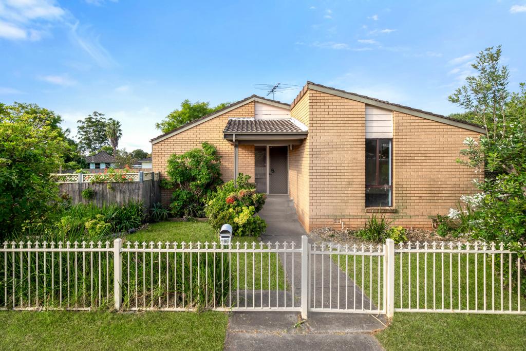 296 Riverside Dr, Airds, NSW 2560
