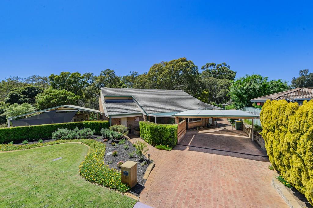 11 Yulan Ct, Huntingdale, WA 6110