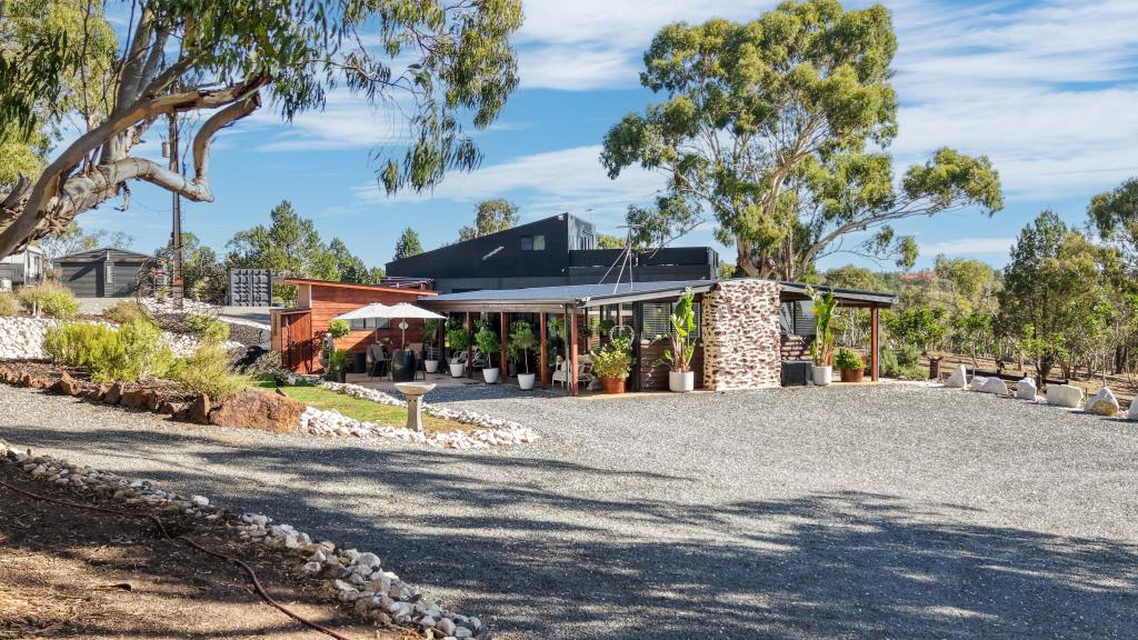 46 Green Gully Rd, Cockatoo Valley, SA 5351
