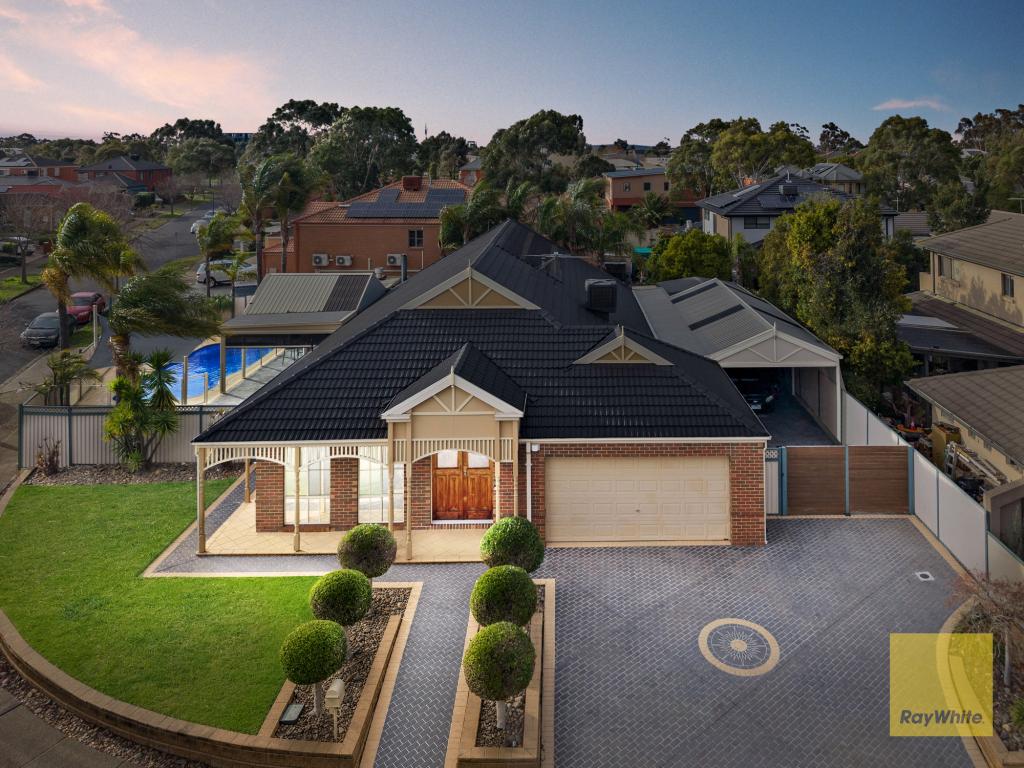 14 Reg Chalke Cres, Cairnlea, VIC 3023