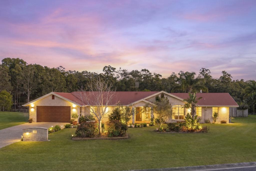 37 FOREST RIDGE DR, TAMAREE, QLD 4570